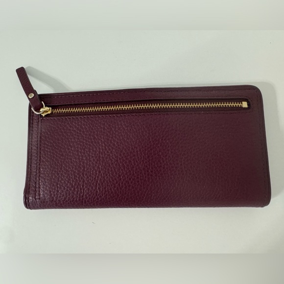 Kate Spade Wallet. Pebble leather. Color dark Red. - Picture 2 of 3